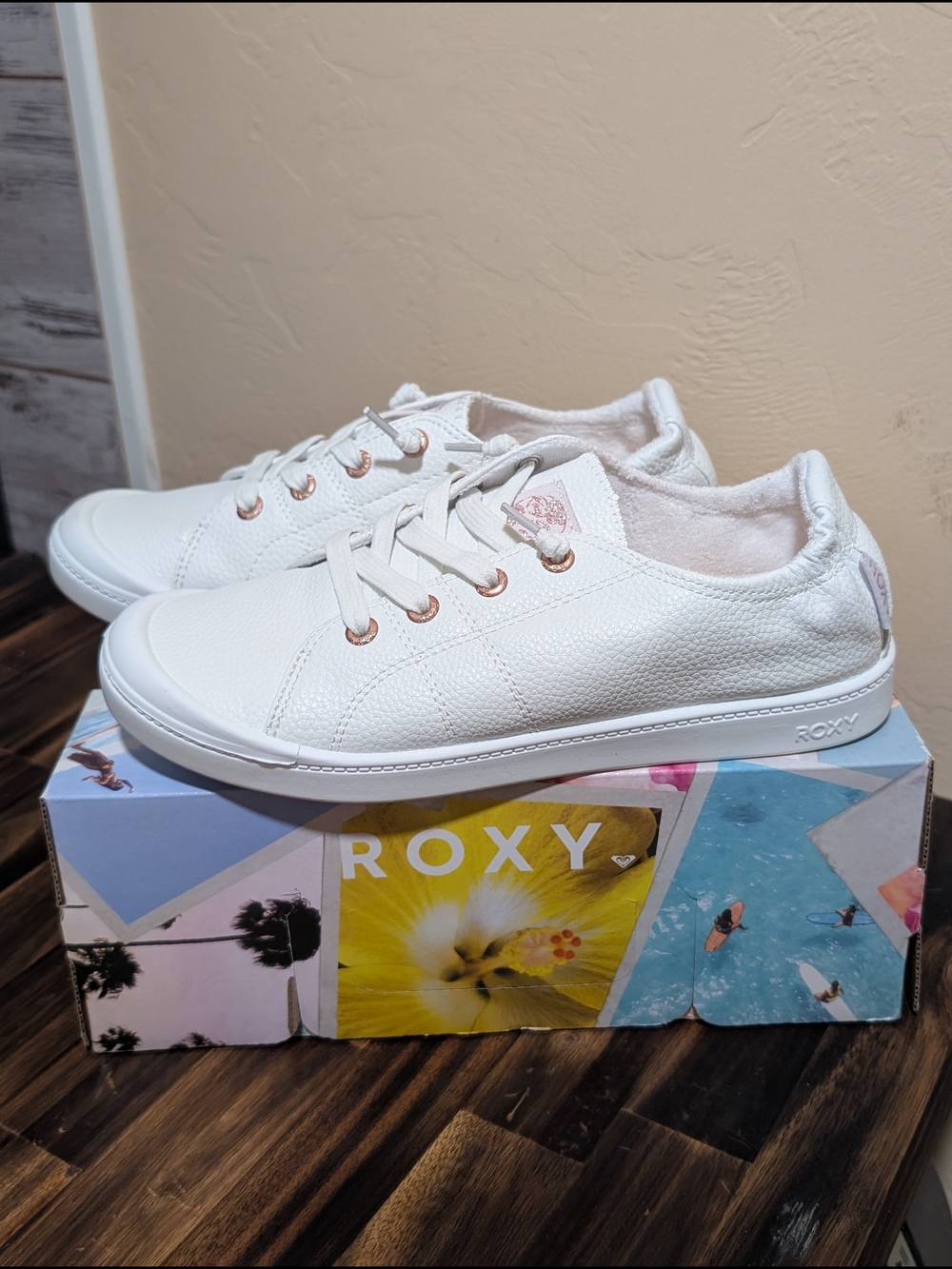 Woman's ROXY White Casual Lace-Up Sneakers - Lightweight Everyday Shoes 8